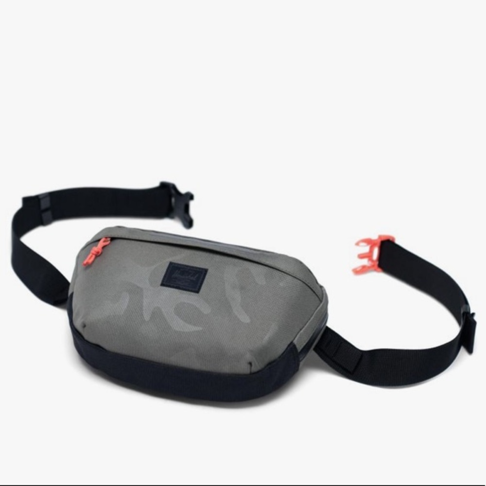 ‼️Reduced‼️Herschel Nineteen Hip Pack - Delta